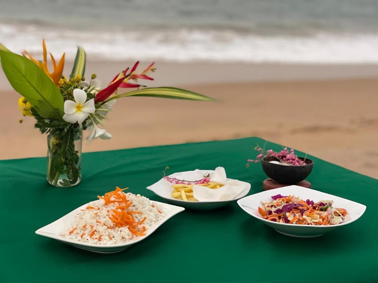 Waves And Seafood Ranna